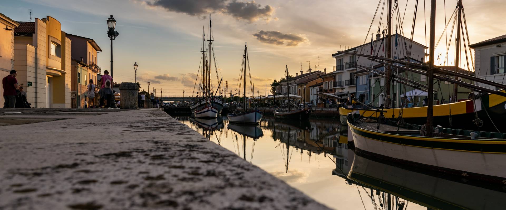 Tramonto sul Porto Canale Leonardesco a Cesenatico foto di Matteo Panzavolta